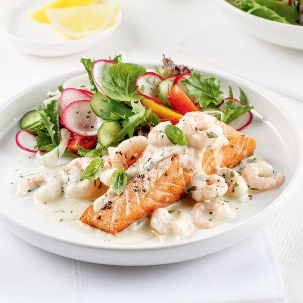 Salmon fillet with creamy shrimp sauce